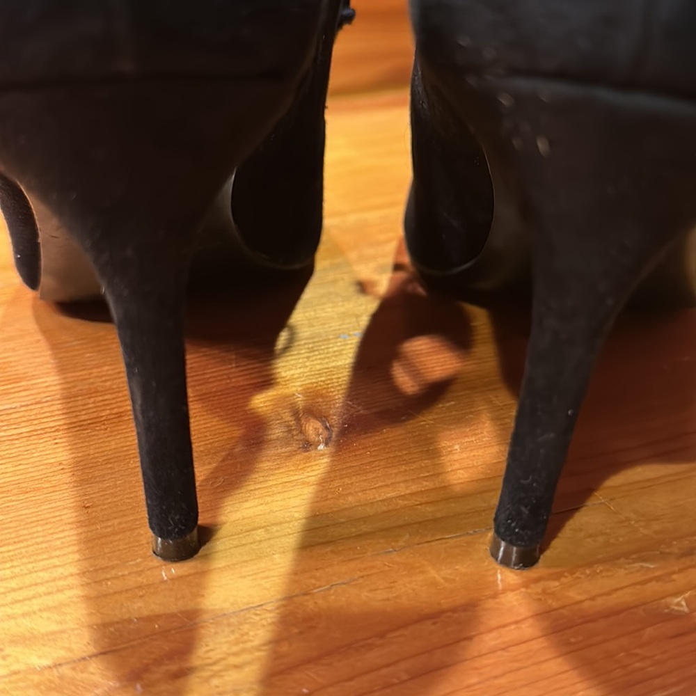 Audrey Brooke “Casa” Suede Sandals - Picture 4 of 4